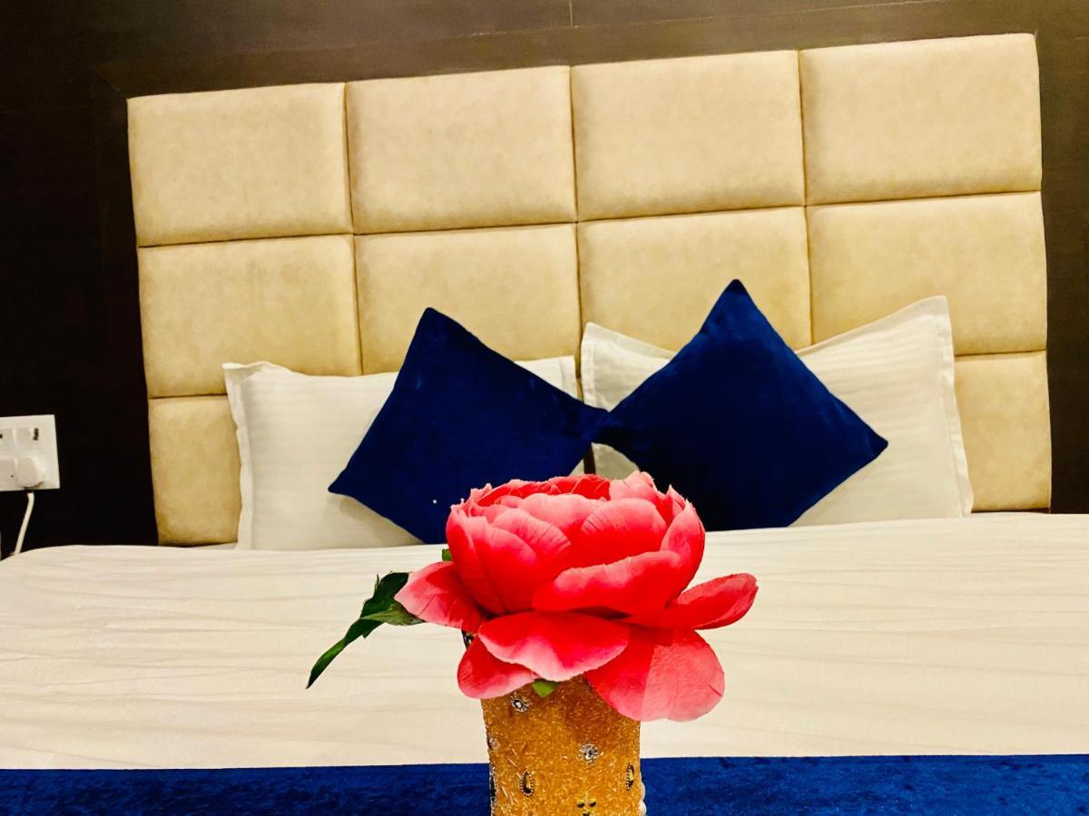 River Inn Hotels&Resorts Haridwar Bagian luar foto